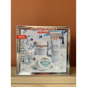 NEW!~ First Aid Beauty MOISTURIZED ON THE MOUNTAIN 4 PIECE SET